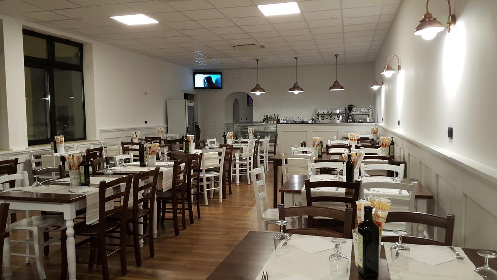 Albergo Pizzeria Sole San Giovanni Lupatoto Buitenkant foto