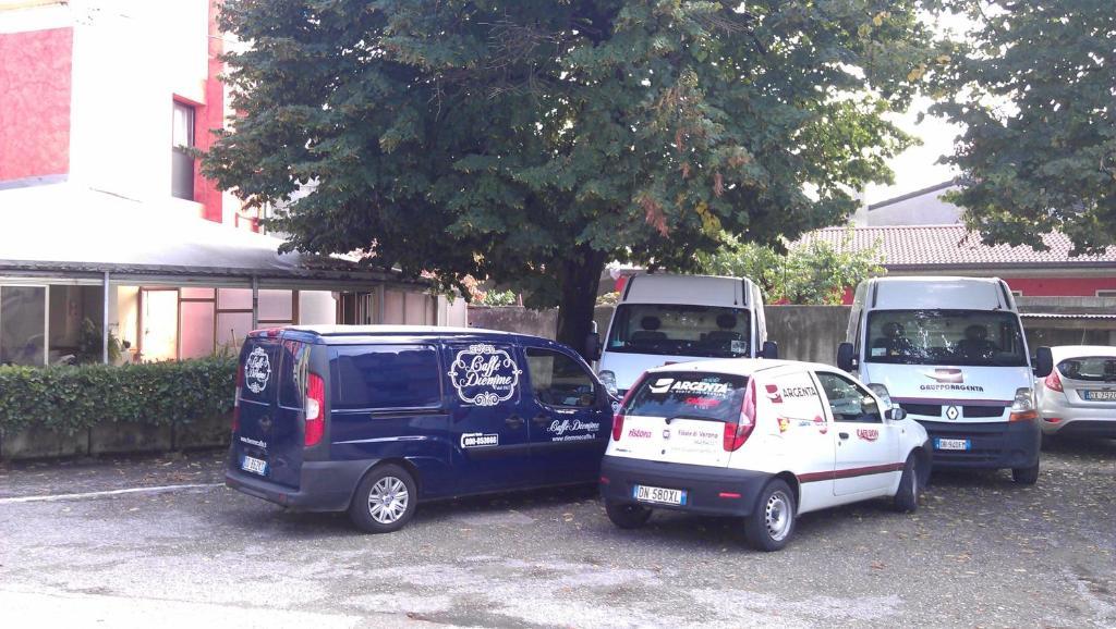 Albergo Pizzeria Sole San Giovanni Lupatoto Buitenkant foto