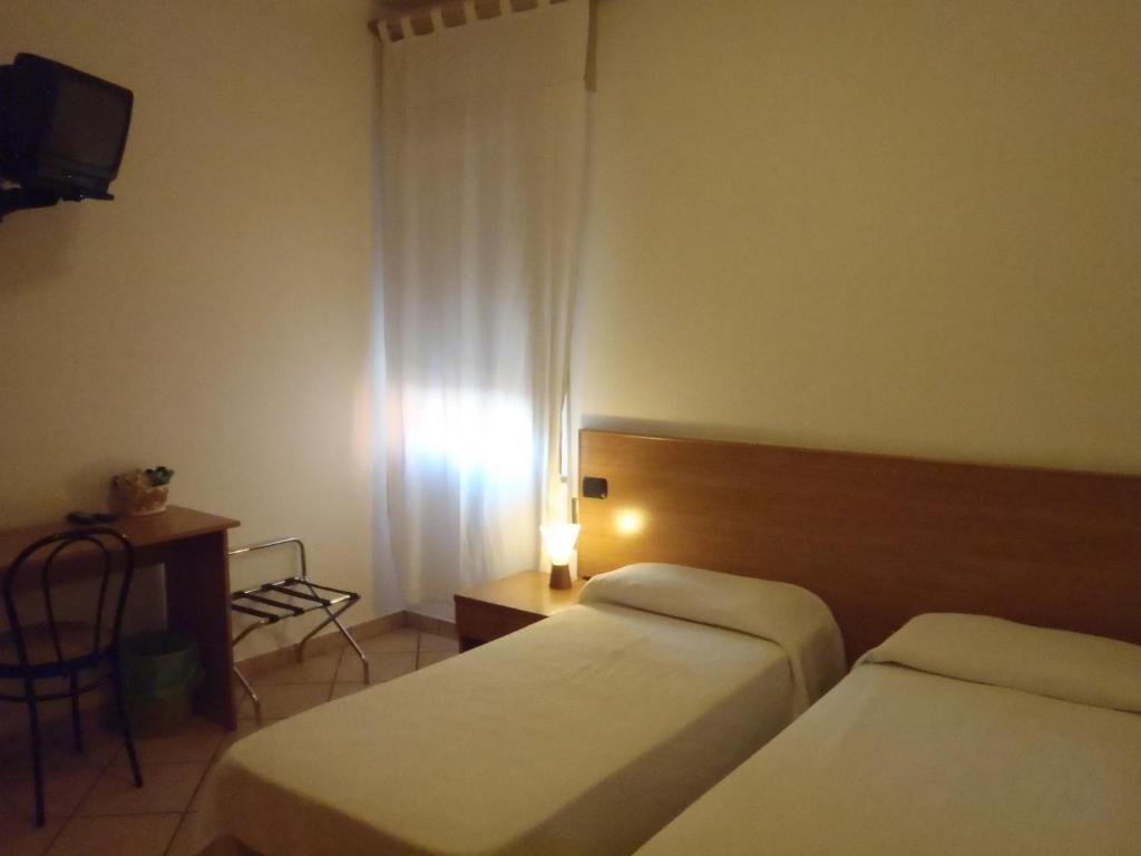 Albergo Pizzeria Sole San Giovanni Lupatoto Buitenkant foto