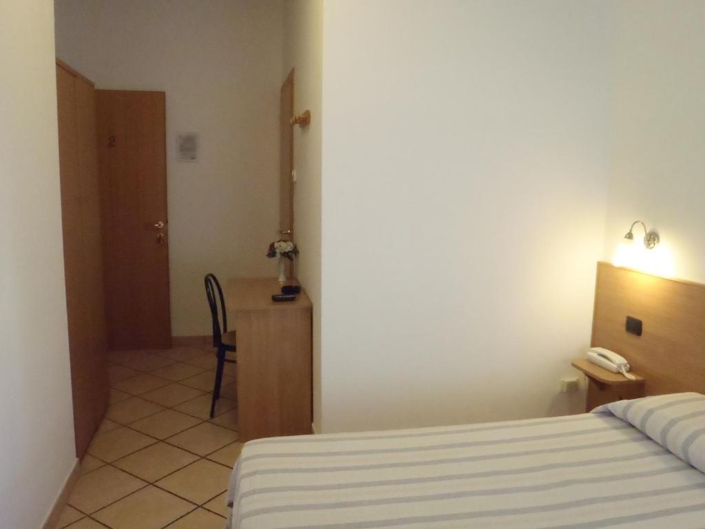 Albergo Pizzeria Sole San Giovanni Lupatoto Buitenkant foto