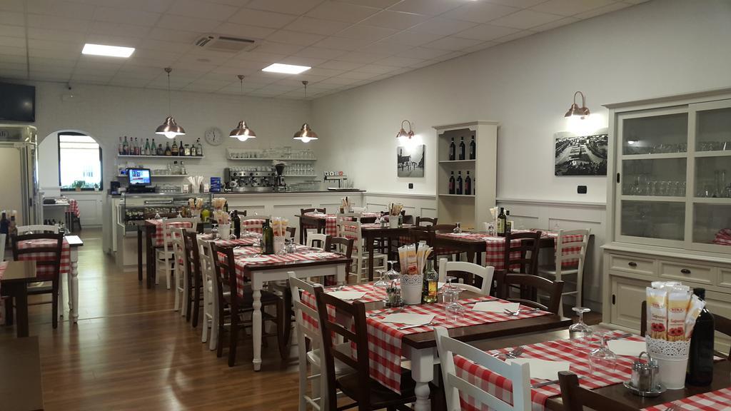 Albergo Pizzeria Sole San Giovanni Lupatoto Buitenkant foto